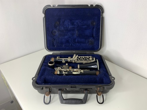 Selmer 1400 Clarinet w/Hardcase