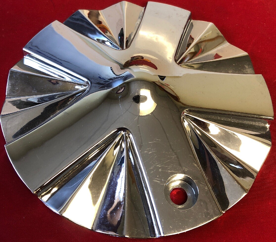 ONE USED POLO T811 POLO 17 18 CHROME CUSTOM WHEEL RIM CENTER CAP 3893