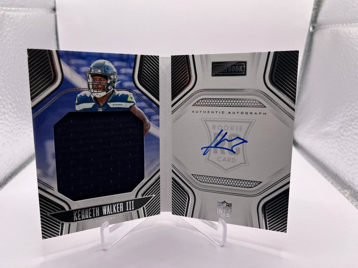 2022 Playbook Kenneth Walker III Rookie Jersey Auto RC Booklet #/299 Seahawks SP