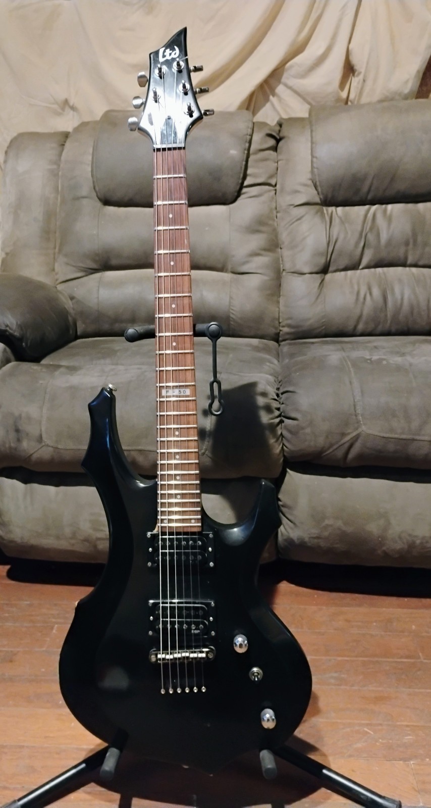 ESP F-50 Electric guitar