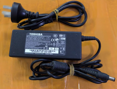 Toshiba PA-1750-08 PA3469E-1AC3 15V 5A 6.3*3.0 Netzteil-Ladegerät