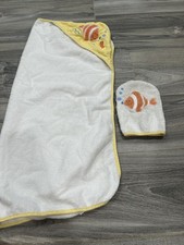 Infant wash rag & hooded towel fish theme by Koala Baby