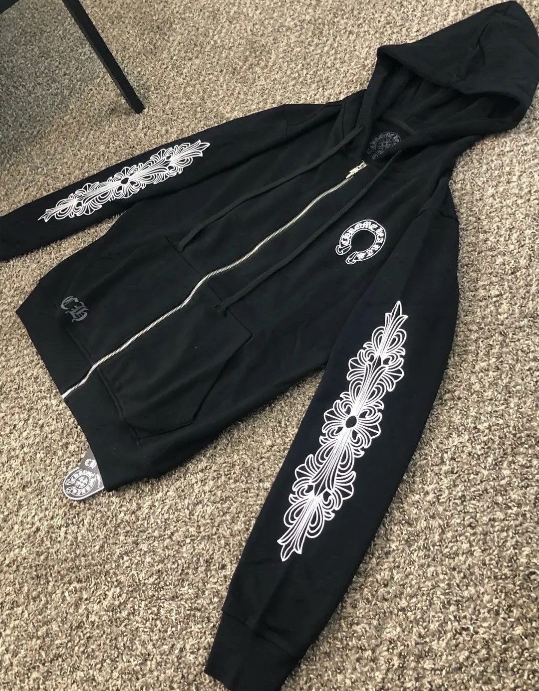 Black Cross Zip-Up Hoodie Size M Streetwear Heavyweight Graphic Hoodie