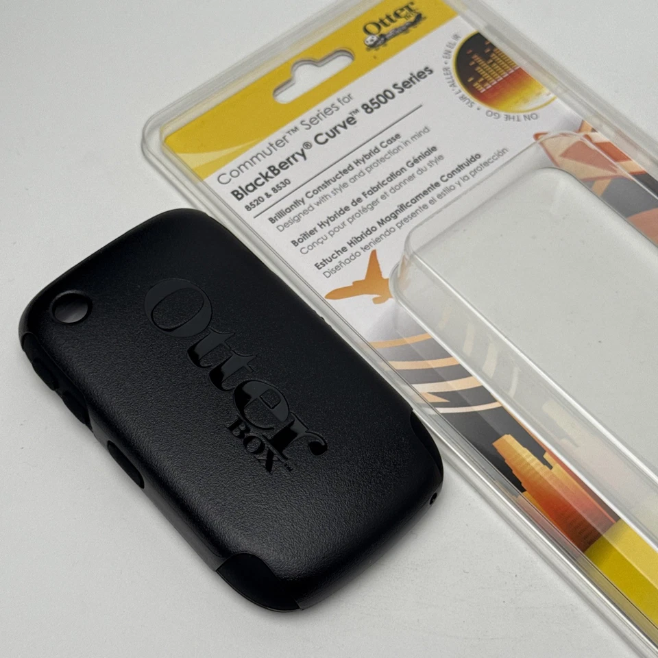 Otterbox Commuter Case Dual Layer Black Cover for BlackBerry 8520 8530 9300 9330 - Image 3 of 4