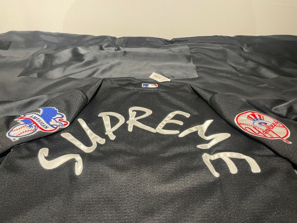 RARE DS SS15 SUPREME x MAJESTIC NEW YORK YANKEES BASEBALL RARE DS SS15 SUPREME x MAJESTIC NEW YORK YANKEES BASEBALL