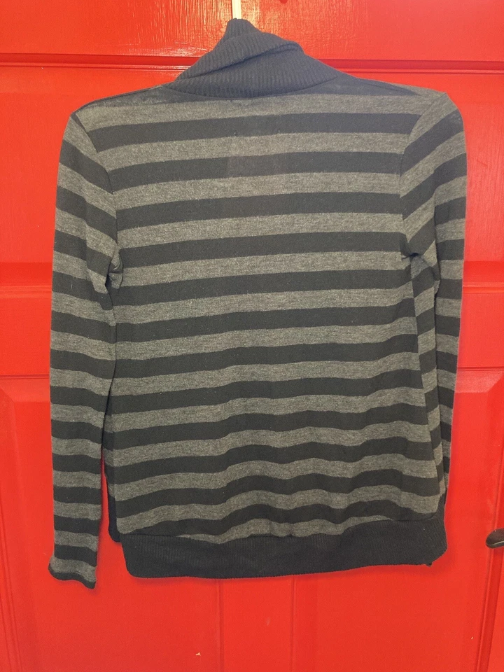 KIRRA CÁRDIGAN RAYAS NEGRO Y GRIS SUÉTER MUJER TALLA XSmall Foto 2 de 4