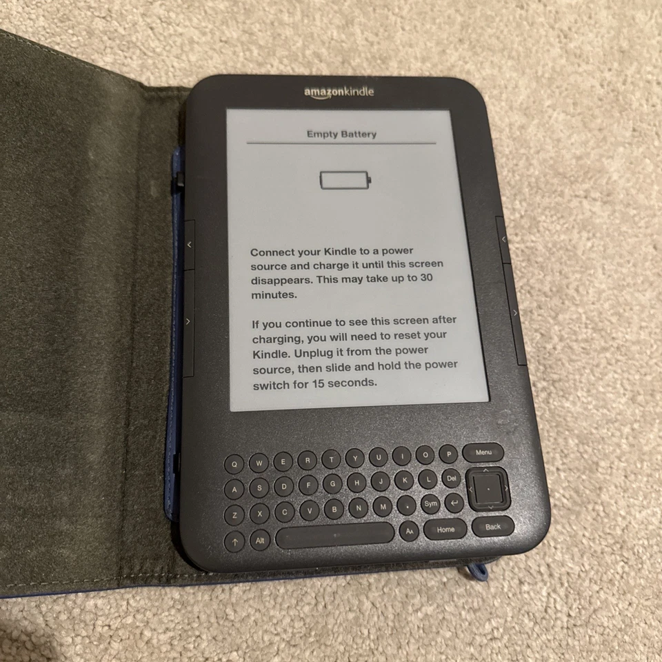 Amazon Kindle Keyboard D00901 3rd Generation 4GB, 6in - Image 2 of 2