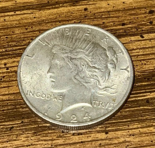 1924 Peace Dollar $1 Silver Coin Circulated Philadelphia Business Strike 0.9