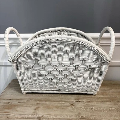 VTG White Wicker Woven Magazine Rack Yarn Storage Basket Récord Holder MCM Decor - Image 1 of 4