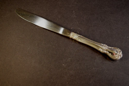 Towle Old Master Sterling Silver Knife 8 7/8 inches - Dinner Size