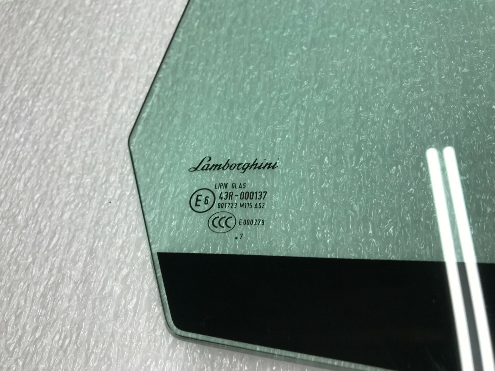LAMBORGHINI AVENTADOR REAR HOOD BONNET GLASS COVER MIDDLE ONE OEM 476827632D