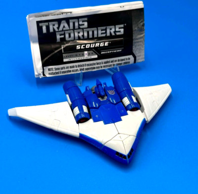 TRANSFORMERS GENERATIONS SCOURGE 2011 DELUXE CLASS