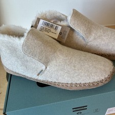 Toms Women  s Nahla Two Tone Faux Fur Lined Cozy Bootie Slippers Size 6 New