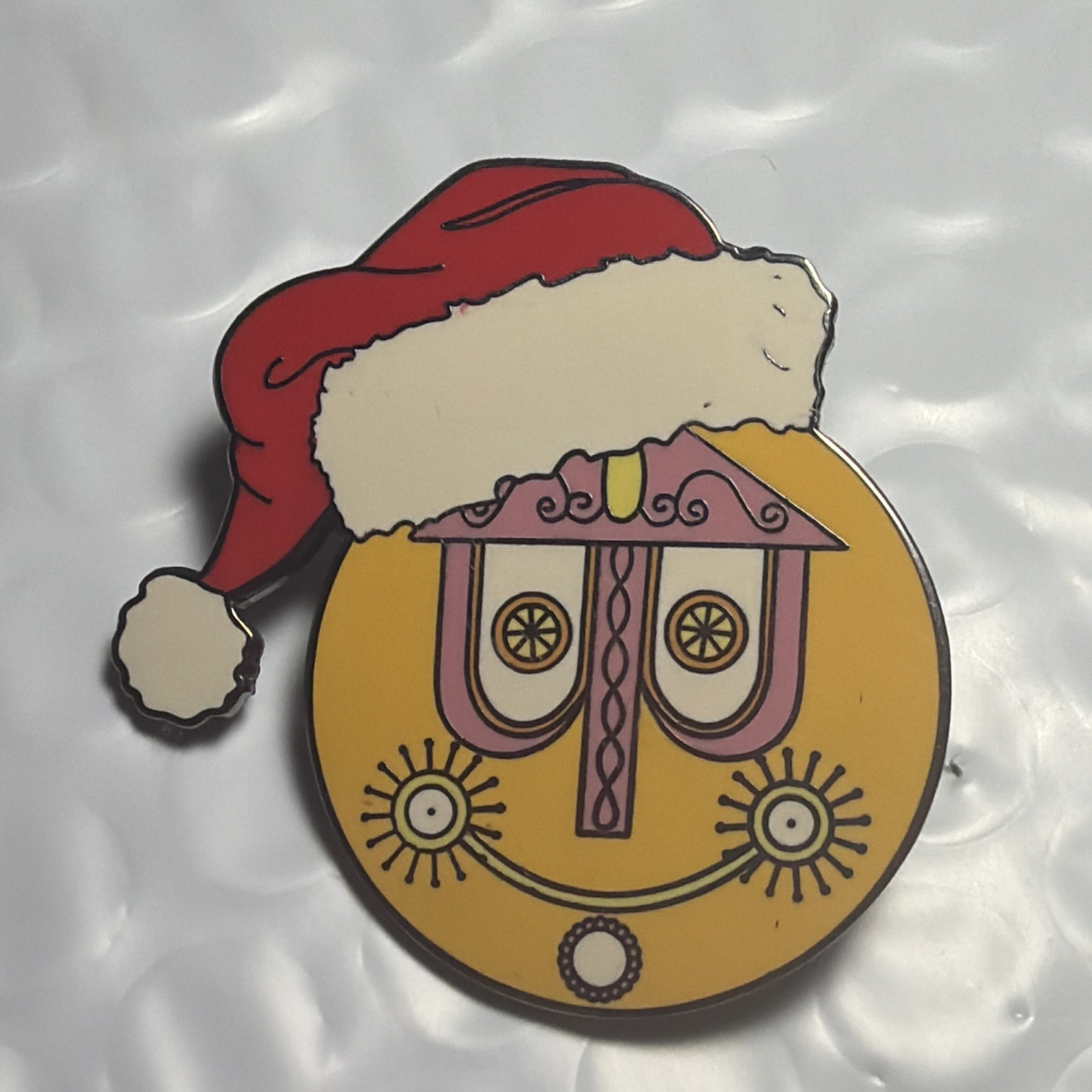 Disney Pin Passholder It’s A Small world Clock Face Santa Christmas Hat Le DLR