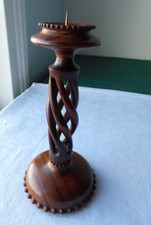 Candeliere vintage in legno intagliato