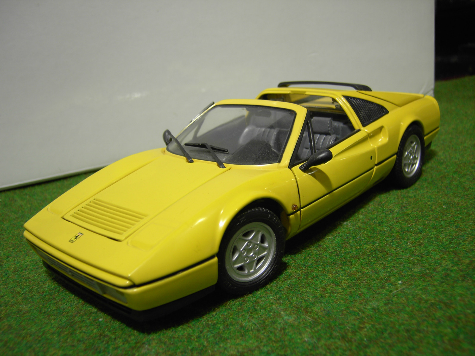Ferrari 328 GTS origine Pozzi de 1989 à vendre - voiture ancienne de collection