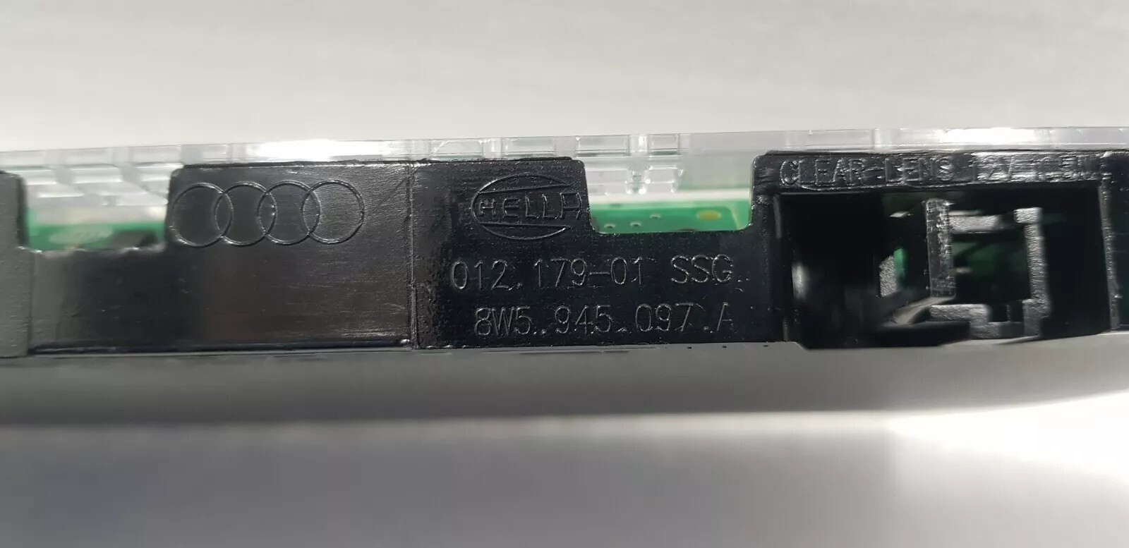 Troisième feu stop Audi A4 8W original finition d'origine - 4