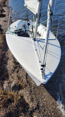 Segelboot, Segeljolle Bavaria, 430 cm, weiß mit Trailer und neuer Persenning
