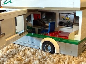 LEGO CITY: Camper Van (60057) W/Instructions