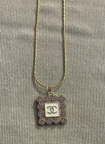 Autentica Collana Chanel Quadrata Viola con Strass Catena Placcata Oro 18”