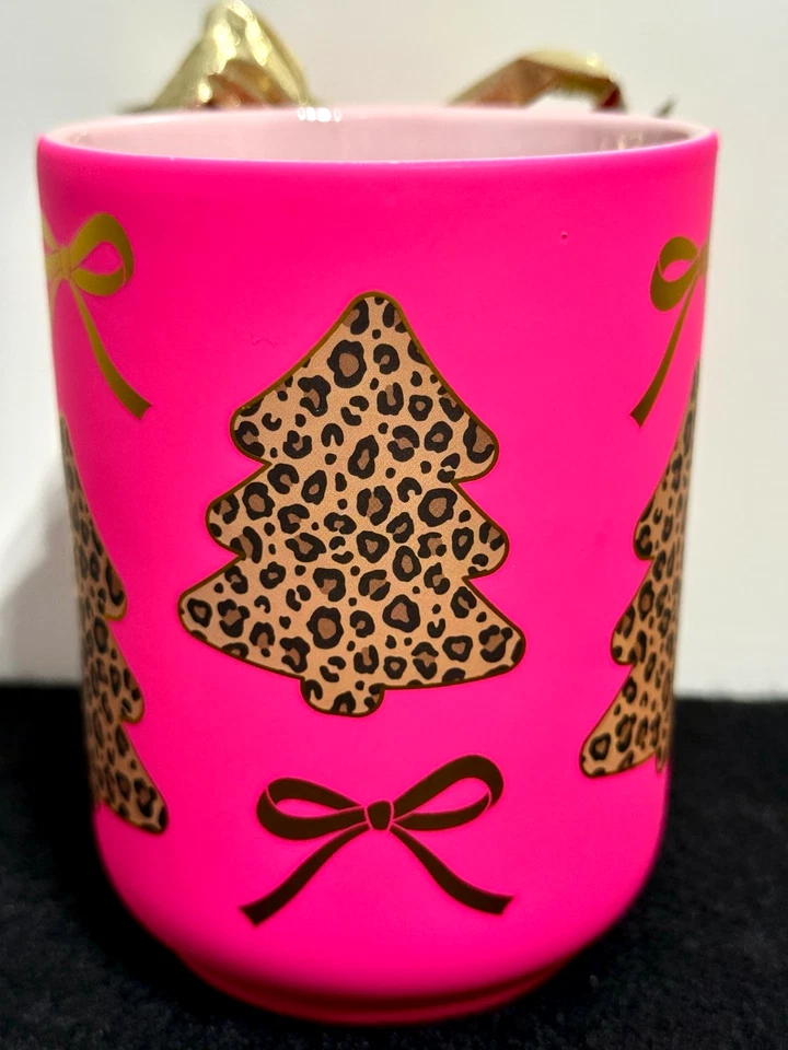 Taza X-Mas Soft Touch 16 oz estampado de leopardo árboles rosa intenso con reflejos dorados #51 Foto 3 de 4