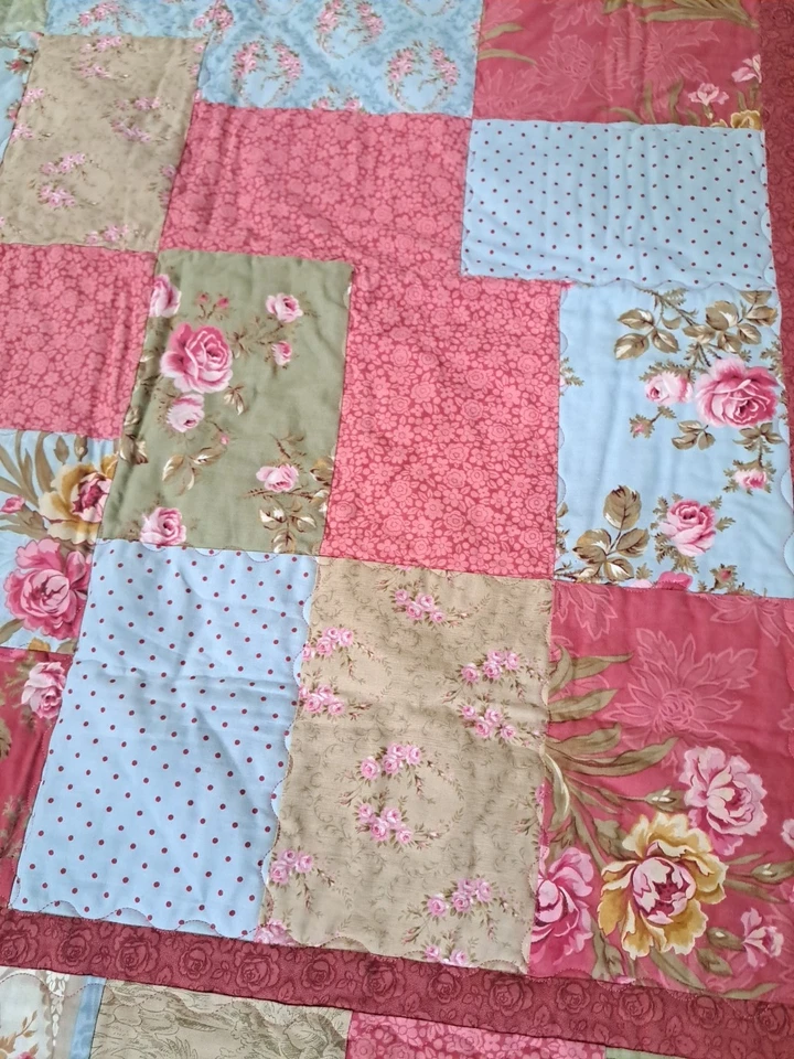 Manta Edredón Patchwork Bebé Hecha a Mano Patrón Floral 40x40 Foto 3 de 4