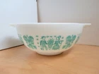 Pyrex Amish Butterprint Design 2-Handled Bowl 2.5 Quart Nice Graphics