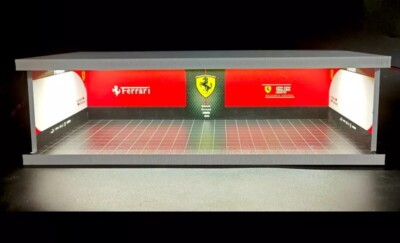 [Ferrari] Autogarage im Maßstab 1:43, kleine Aufbewahrungsbox mit LED-Beleuchtung, staubdicht