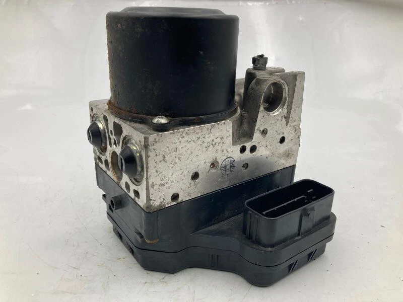 Conjunto de módulo de bomba de freno antibloqueo ABS Toyota Avalon 2009-2010 OEM Foto 2 de 4