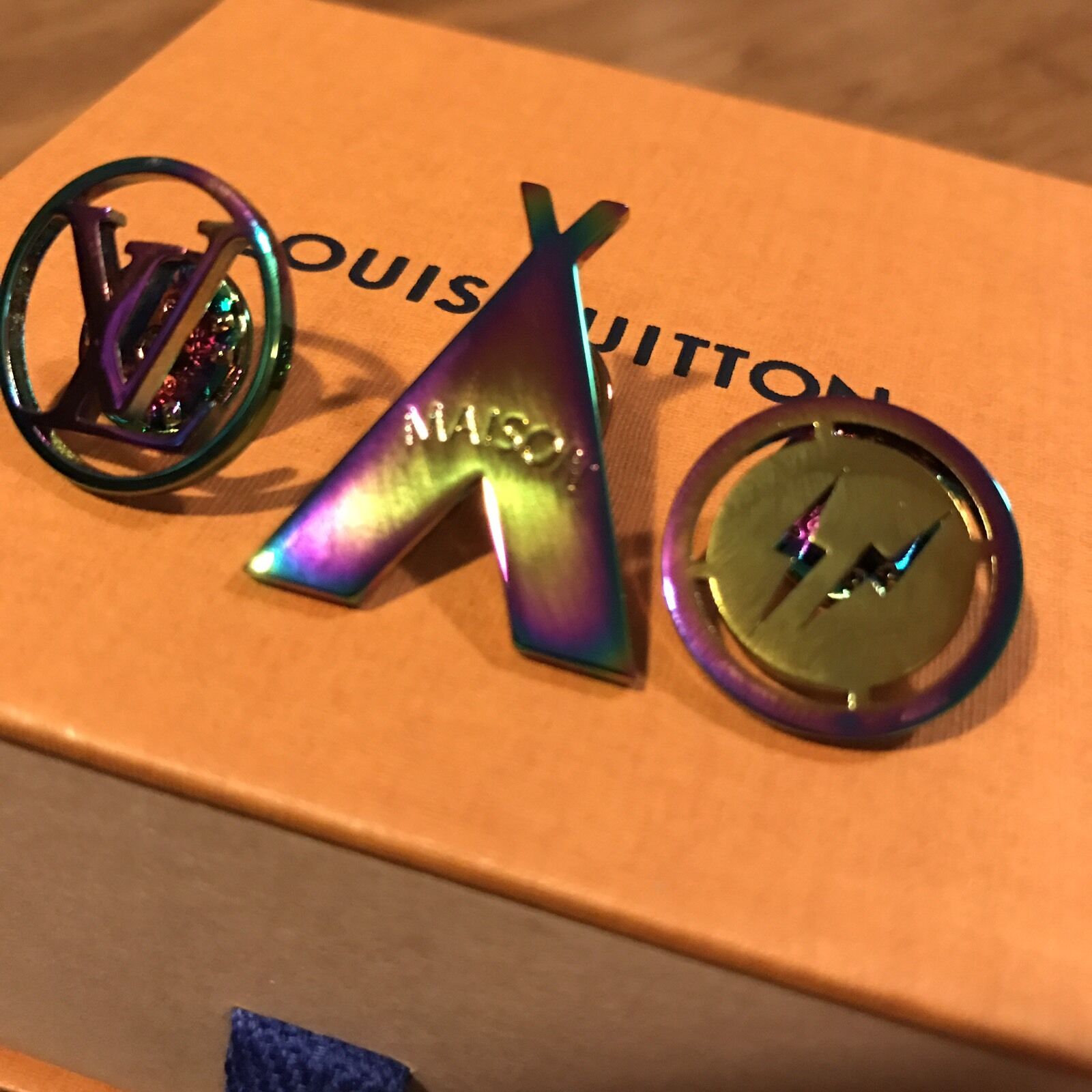 Louis Vuitton x Supreme Collab Pin Brooch Set of 2 MP2076 Free