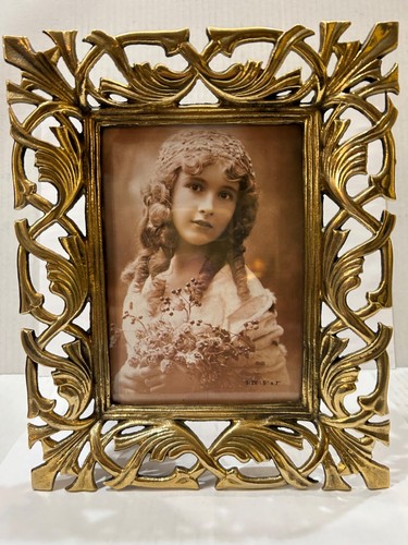 BRASS PICTURE FRAME HOLDS 5” by 7” PICTURE ELEGANT BRASS FRAME - Picture 2 of 4