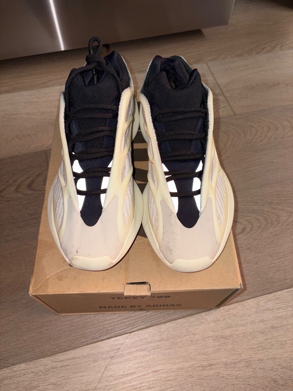 adidas Yeezy Boost 700 V3 Azael Men's Sneakers Size 8.5 FW4980