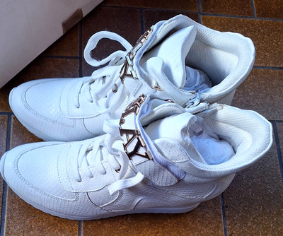 Shoedazzle White size 7 Slay'' Laceup w/side zipper Tennis Shoes