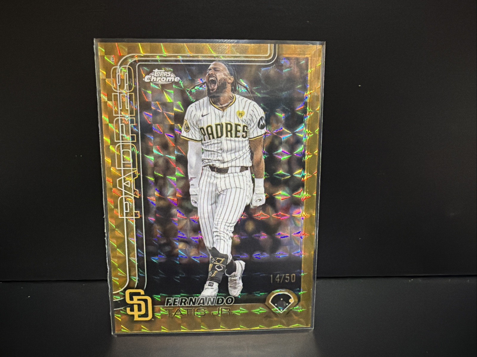 2025 Topps Chrome - Fernando Tatís Jr. #159 Gold Geometric Refractor /50