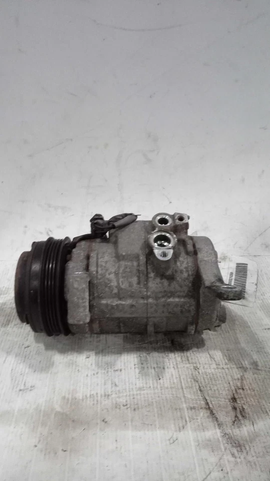 2019 GMC Savana 3500 A/C Compressor OEM 6.0L 148K Miles 84208247 84208257 - Image 2 of 4
