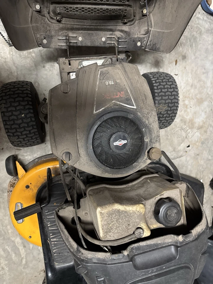 Poland Pro Riding Mower Briggs And Stratton Engine 42” Deck Serviced Yearly - Image 4 of 4