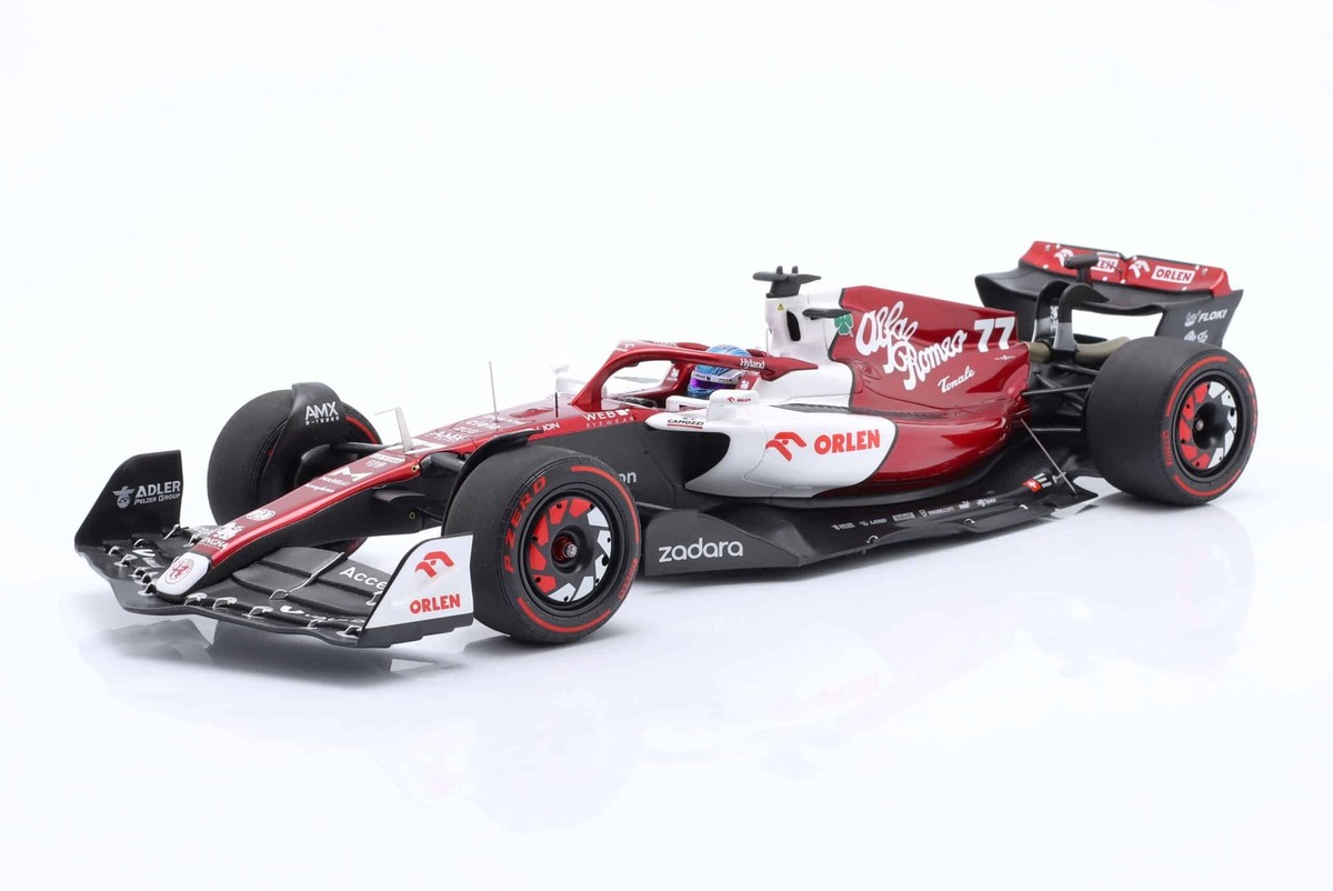 Minichamps - 1:18 Alfa Romeo F1 C42 No.77 Valtteri Bottas Bahrain