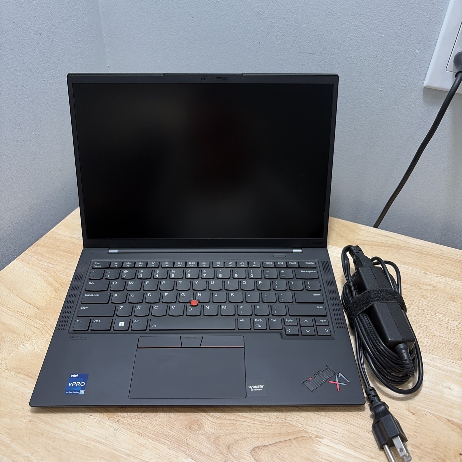 Lenovo ThinkPad X1, 14-Inch Laptop, with Intel Core i7-1270p, 512 GB SSD (Solid State Drive), Windows 11 Pro