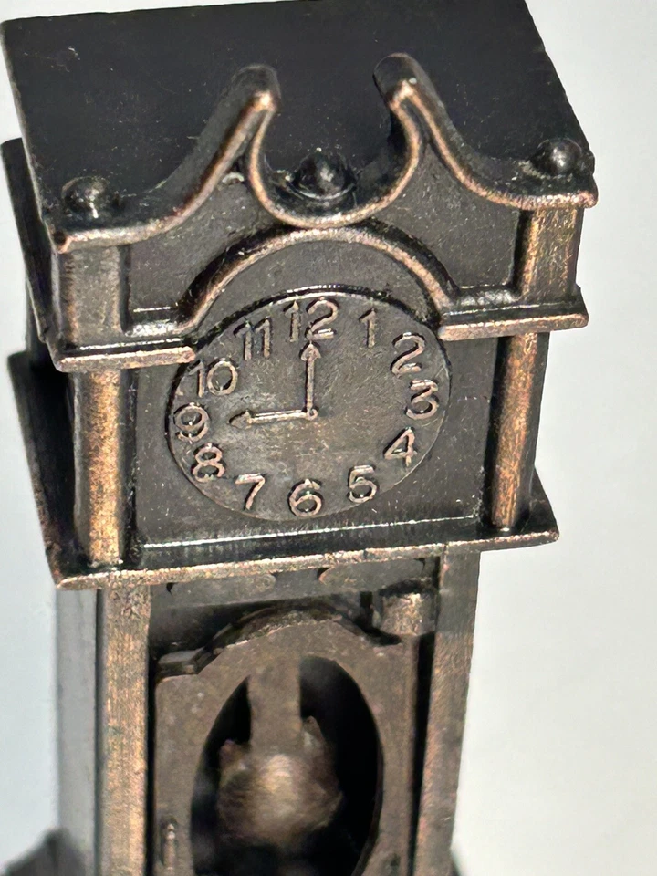 Reloj de abuelo de escritorio muebles miniatura casa de muñecas años 70 vintage metal Durham HK Foto 2 de 4