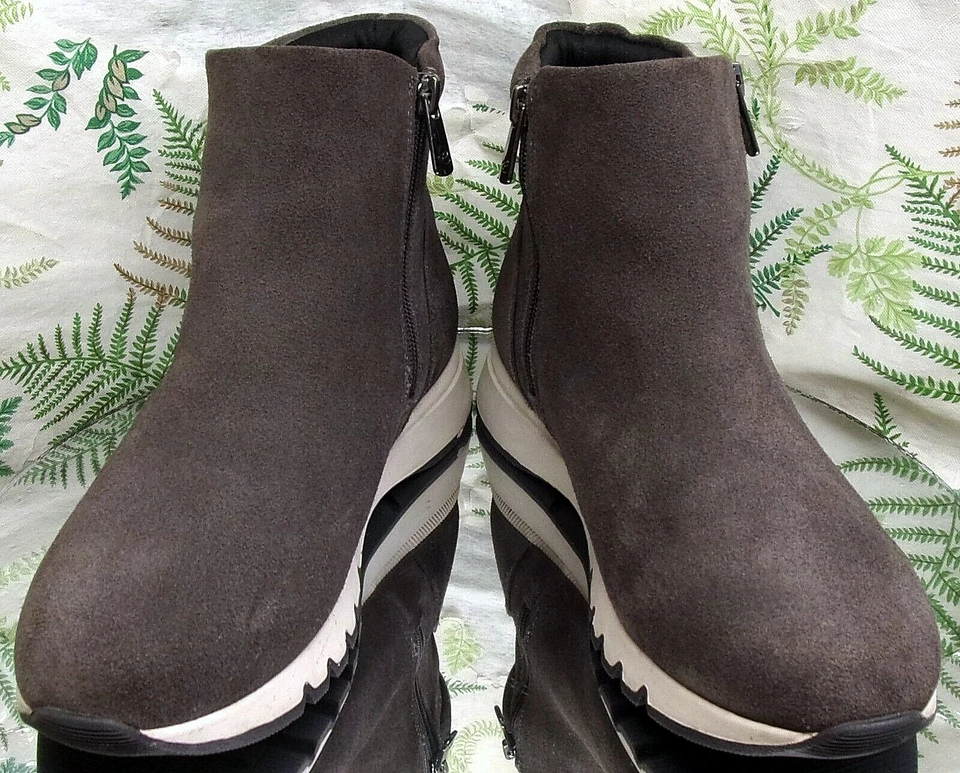 EASY SPIRIT IVES GRAY SUEDE WATERPROOF ANKLE BOOTIES BOOTS SHOES WOMENS SZ 9 M - Image 2 of 4
