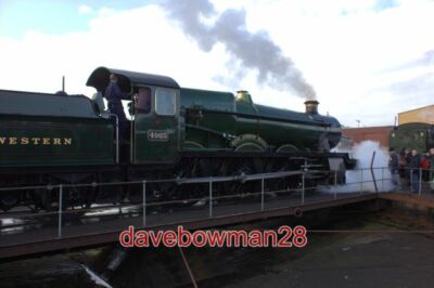 PHOTO  GWR HALL CLASS 4965 ROOD ASHTON HALL ON THE TYSELEY TURNTABLE 2017