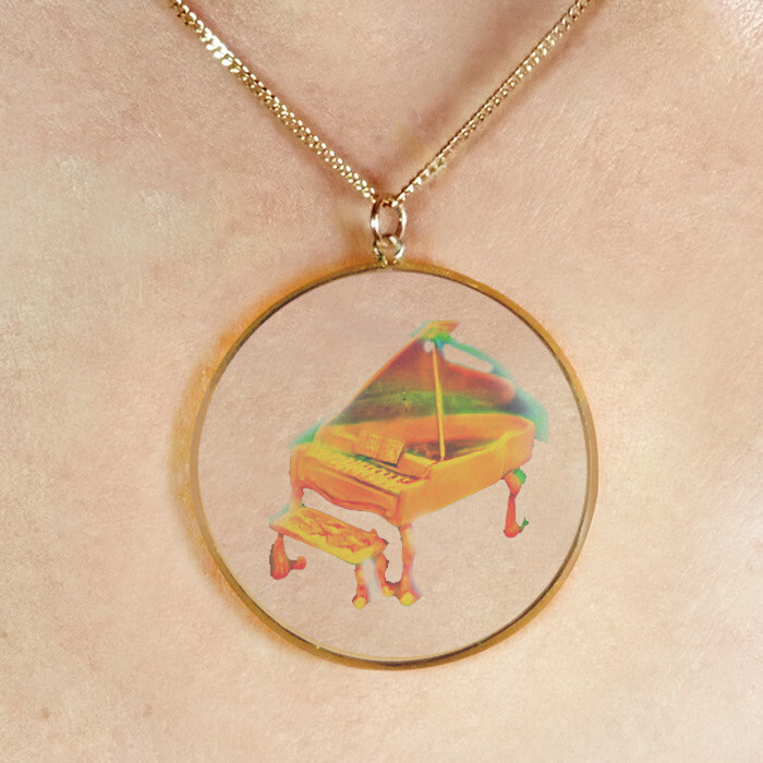 9ct Gold Hologram Pendant - Piano (Large) + 20"" Chain