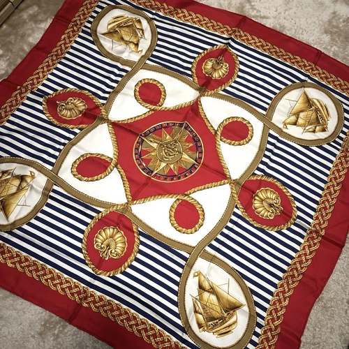 Foulard Christian Dior 86 cm 33" carré logo soie rouge