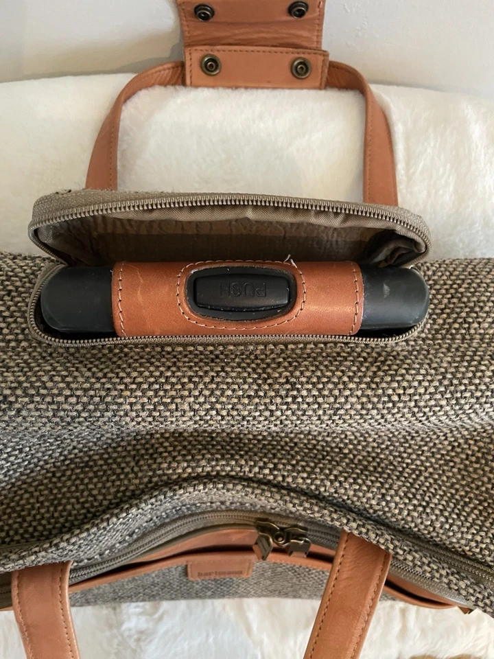 Maleta de mano Hartmann de nogal tweed y cinturón de cuero FC3 3 cremalleras Foto 3 de 4