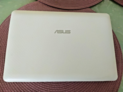 Asus Eee Pc 1015BX Netbook