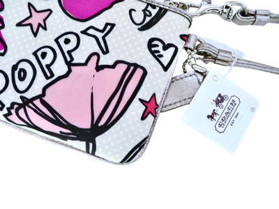 New NWT w/ Spot Coach Poppy Floral Petal Heart Signature Wristlet