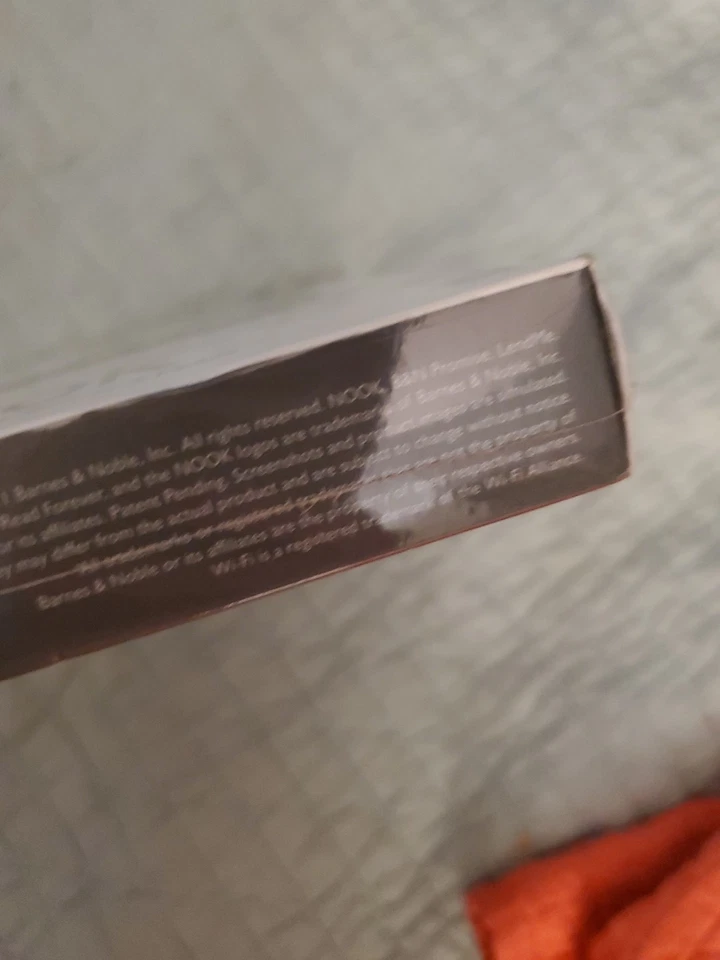 NEW NIP Barnes & Noble Nook Simple Touch 2GB WiFi 6in eBook Reader Black SEALED - Image 3 of 4