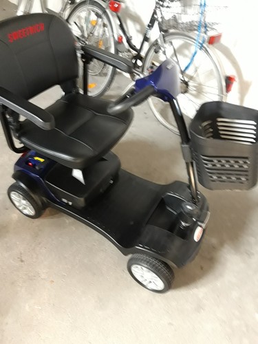 Senioren Elektroscooter, klappbar, mit 4 Rädern, Beleuchtung