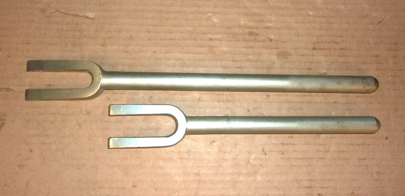 2 VINTAGE AUTOMOTIVE BALL JOINT & TIE ROD SPREADER BARS NEW eBay