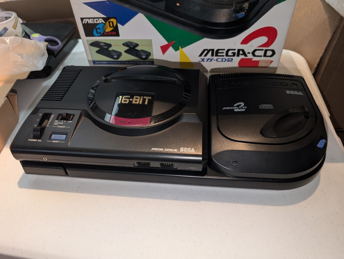 SEGA MEGA DRIVE2とMEGA CD2 Sega Mega-CD 2 Console + Mega Drive 2 + 5 Games + Pad +